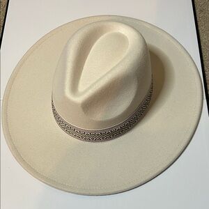 NWT Cream Wide Brim Fedora Hat